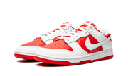 Nike Dunk Low Championship Red (2021) Seitenansicht