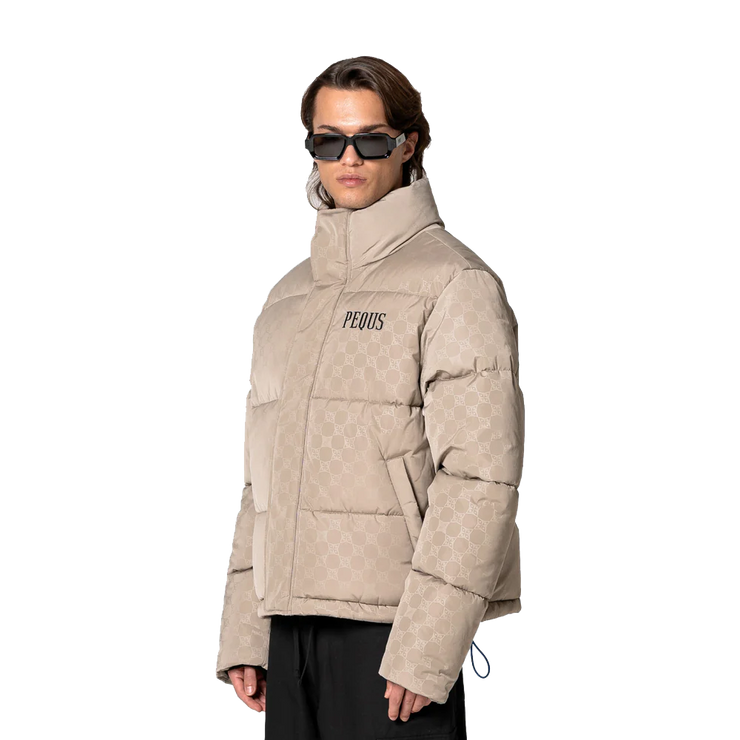 PEQUS Chest Logo Monogram Puffer Jacket dust grey