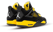 Jordan 4 Retro Thunder (2023) Rückansicht des Schuhes