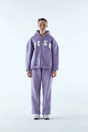 CESA Classic Jogger "PURPLE" Model Weiblich Frontansicht, Outfit