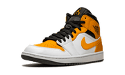 Jordan 1 Mid University Gold Frontansicht