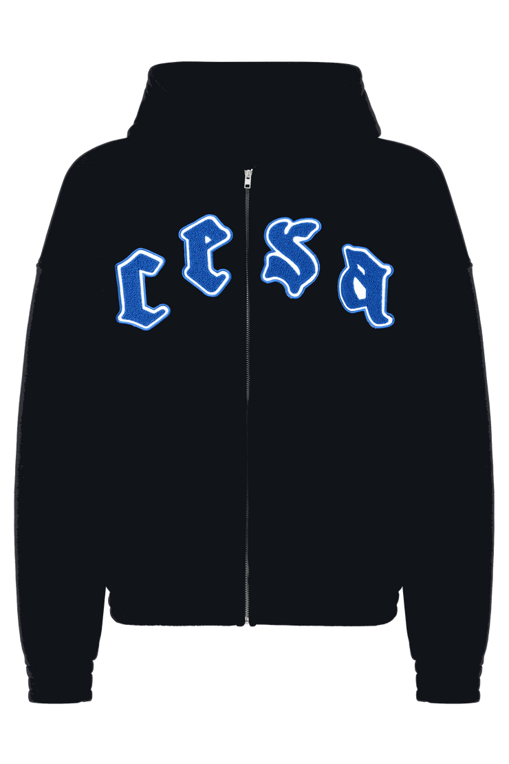 Cesa Jacke mit weißem und blauem CESA Schriftzug in Fleece auf der Vorderseite.