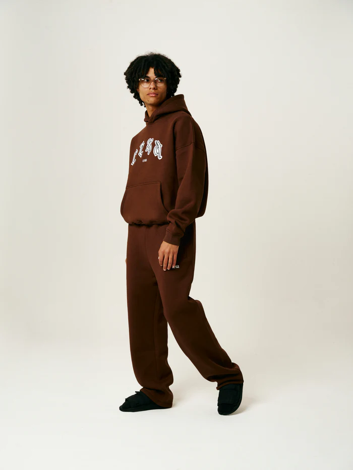 CESA C1 Hoodie "Brown" Model Männlich Schräg