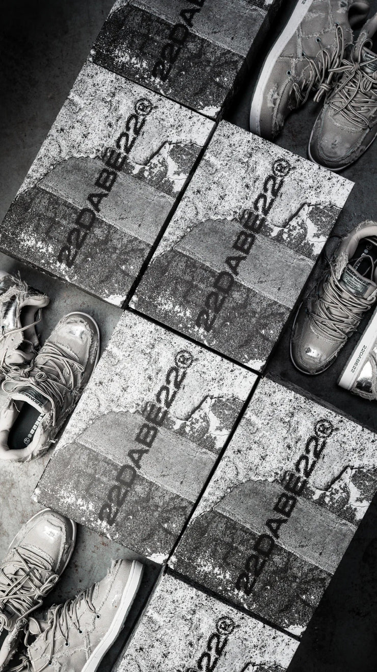 22DABE22 SNEAKER GREY (handmade) Sneaker + Boxen