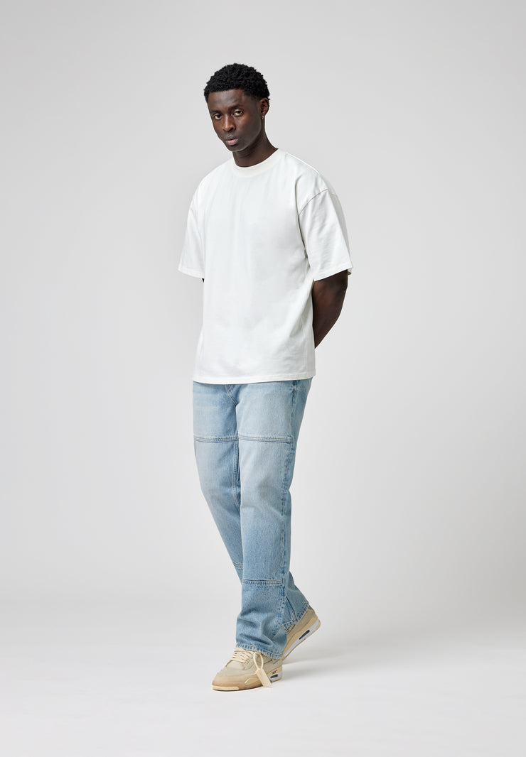 EightyFive Dividing Seam Jeans Sand Blue Model Frontansicht